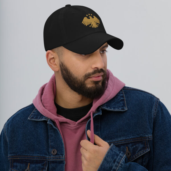 قبعة العُقاب السوري